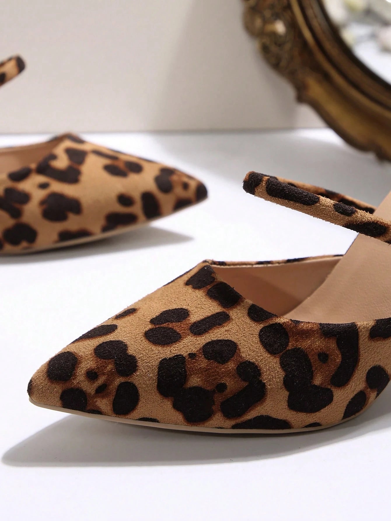 New Arrival Pointed Toe Leopard Print Bow Decor Mid Heel Mules, Fashionable EU Style, Early Autumn