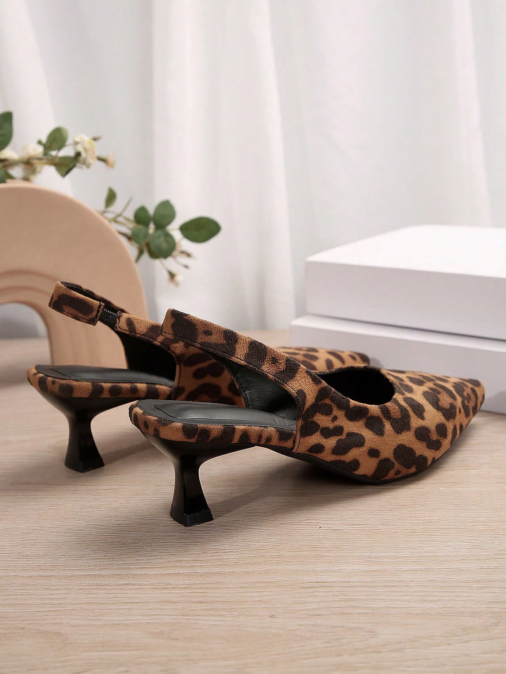 New Arrival Pointed Toe Leopard Print Bow Decor Mid Heel Mules, Fashionable EU Style, Early Autumn