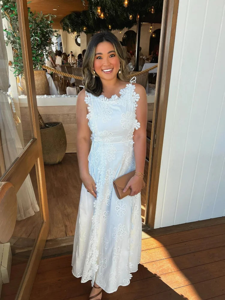 Lace Embroidered Flowers Dress Woman Waist Cinching Sleeveless Solid Color Long Dresses Hollow Out Elegant Fashion Women's Robe