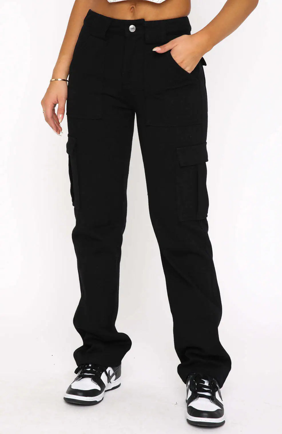 Fashionable Women's Loose Fit Denim Pants with Pockets